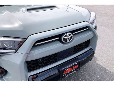 Used 2022 Toyota 4Runner TRD Off-Road Premium w/ 4Runner Black Package (TMS) image 32