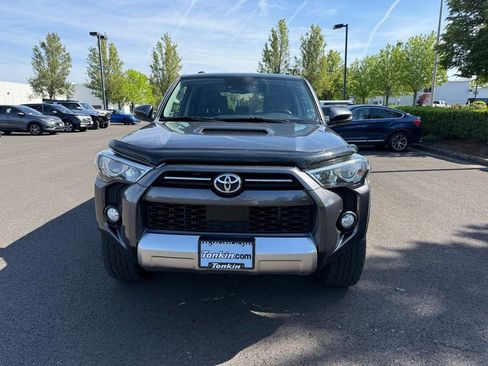 Used 2020 Toyota 4Runner TRD Off-Road Premium AWD/4WD image 2