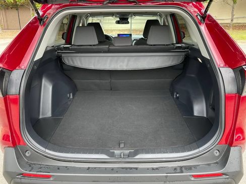 Used 2025 Toyota RAV4 XLE AWD/4WD image 7