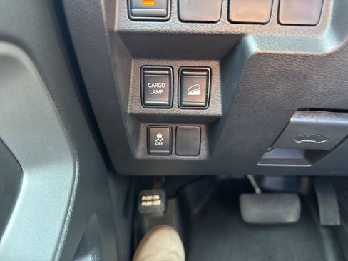 Used 2022 Nissan Frontier SV w/ Technology Package AWD/4WD image 17