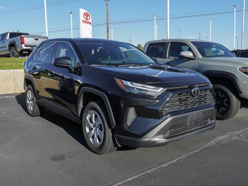 Used 2024 Toyota RAV4 LE AWD/4WD image 2