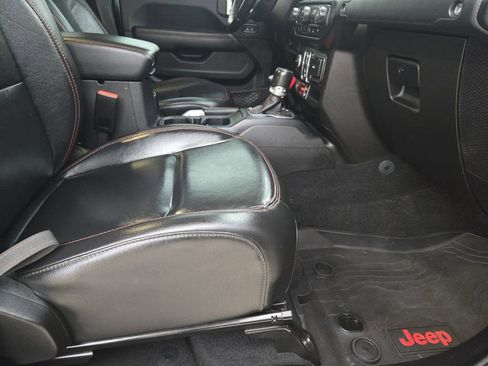 Used 2021 Jeep Gladiator Rubicon image 16