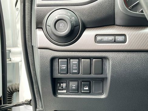 Used 2023 Nissan Titan PRO-4X AWD/4WD image 10