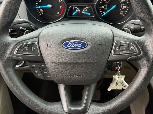 Used 2017 Ford Escape SE w/ Equipment Group 201A image 31