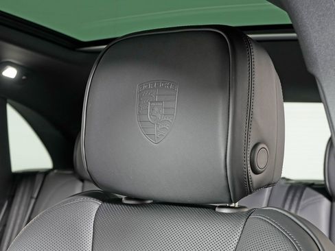 New 2026 Porsche Macan S image 18