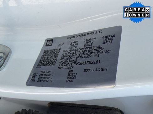 Used 2024 Chevrolet Colorado Trail Boss w/ Technology Package AWD/4WD image 27