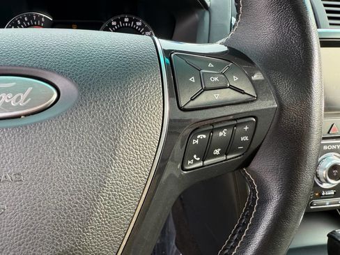 Used 2016 Ford Explorer Platinum image 15