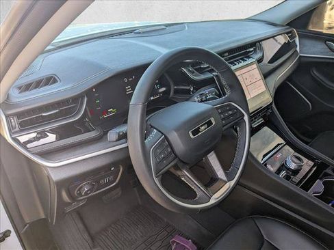 Used 2023 Jeep Grand Cherokee 30th Anniversary AWD/4WD image 10