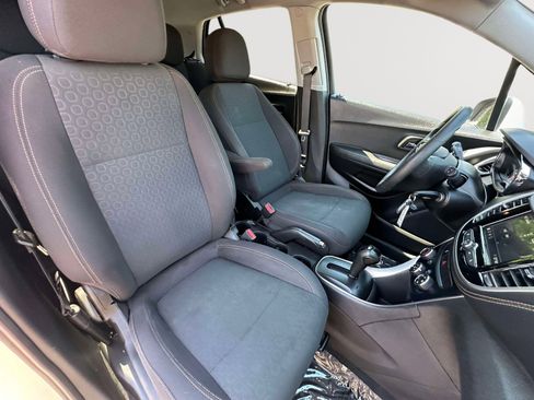 Used 2019 Chevrolet Trax LS FWD image 26