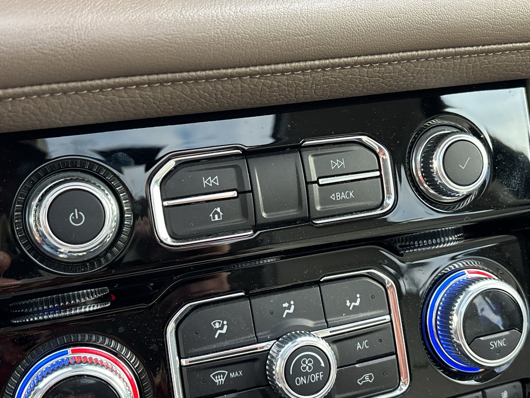 Used 2023 GMC Yukon Denali AWD/4WD image 27