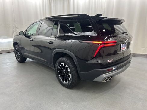 Used 2024 Chevrolet Traverse Z71 image 4