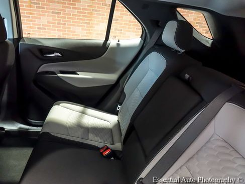 Used 2021 Chevrolet Equinox LS w/ LS Convenience Package FWD image 14