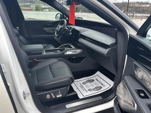 Used 2025 Lincoln Nautilus Reserve image 20