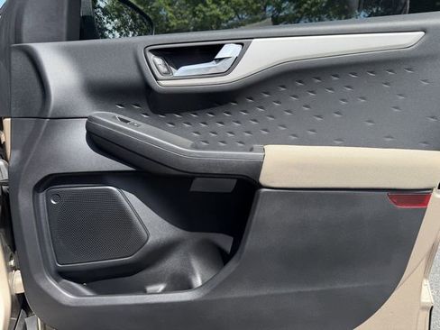 Used 2020 Ford Escape SE FWD image 32