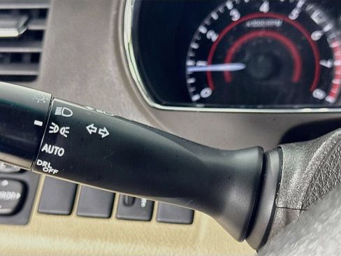 Used 2010 Toyota Highlander 4WD image 12