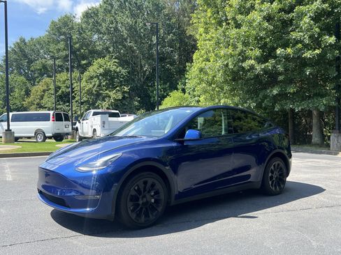 Used 2023 Tesla Model Y Long Range AWD/4WD image 5