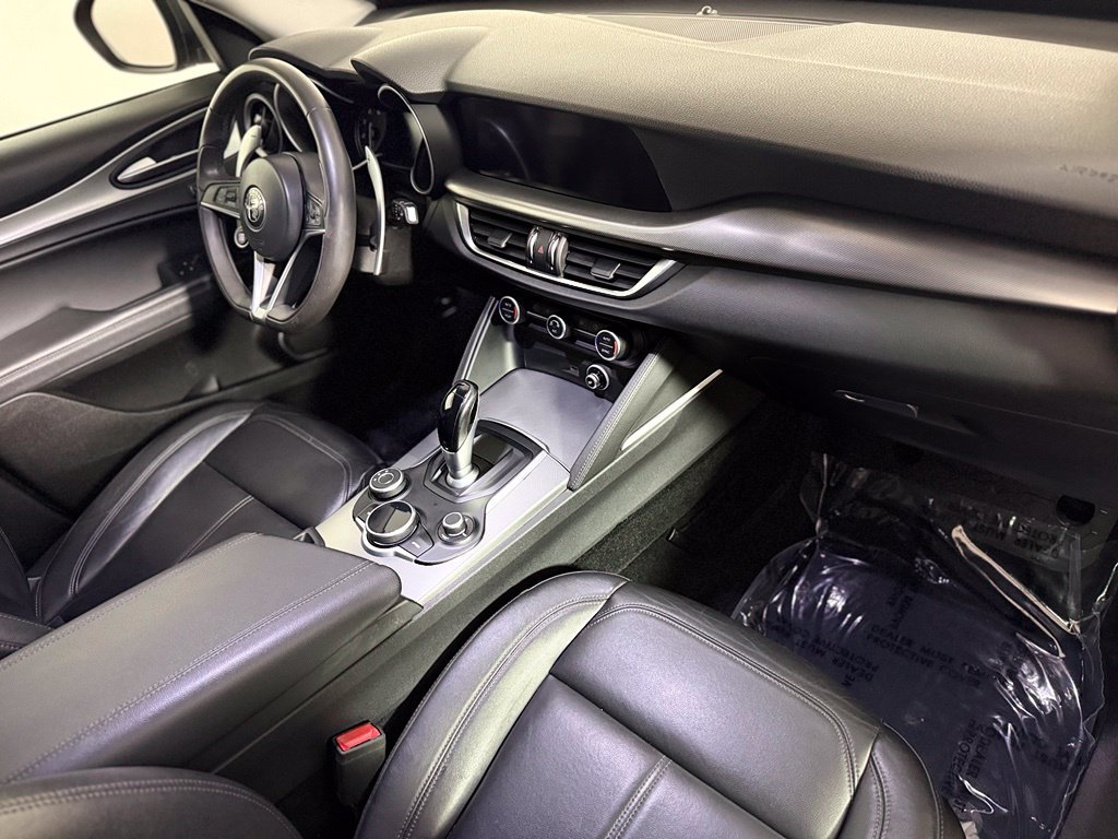 Used 2018 Alfa Romeo Stelvio Sport w/ Quick Order Package 22J Sport AWD/4WD image 26