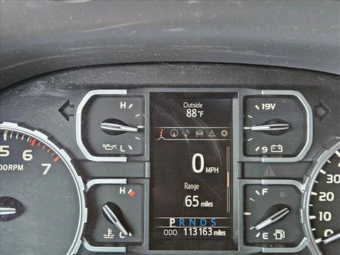 Used 2018 Toyota Tundra Limited w/ Limited Premium Package AWD/4WD image 11