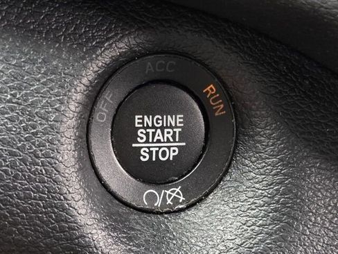 Used 2019 Jeep Cherokee Latitude Plus FWD image 26