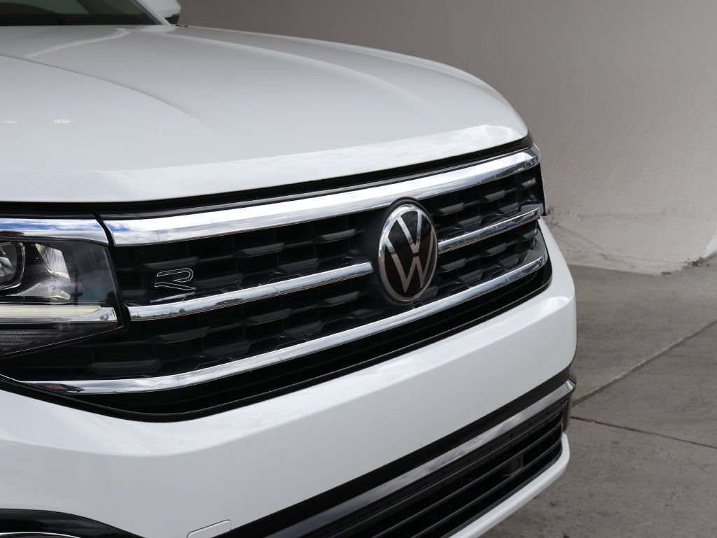 Used 2022 Volkswagen Atlas SEL R-Line AWD/4WD image 12