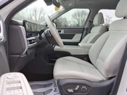 Used 2025 Hyundai Santa Fe Limited image 28