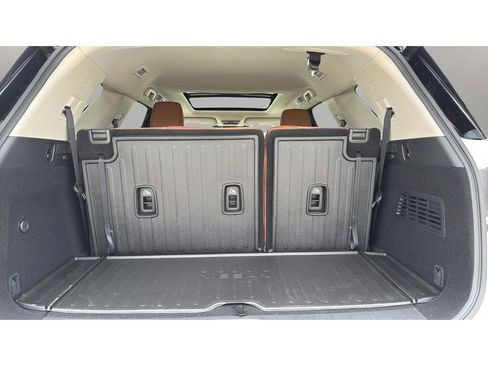 New 2026 Nissan Pathfinder Platinum AWD/4WD image 12
