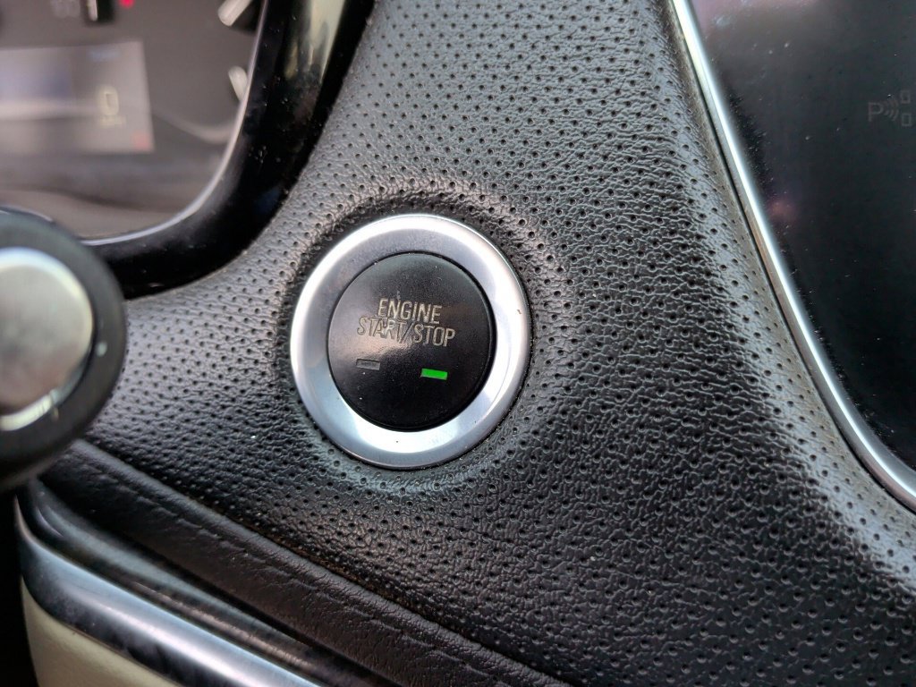 Used 2019 Cadillac XT5 FWD image 24