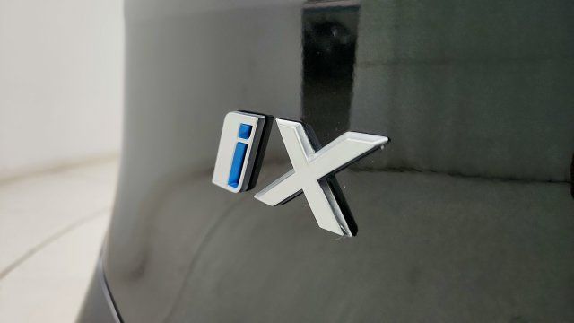 Used 2024 BMW iX xDrive50 w/ Premium Package AWD/4WD image 32