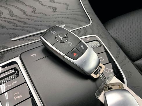 Used 2021 Mercedes-Benz GLC 300 image 12