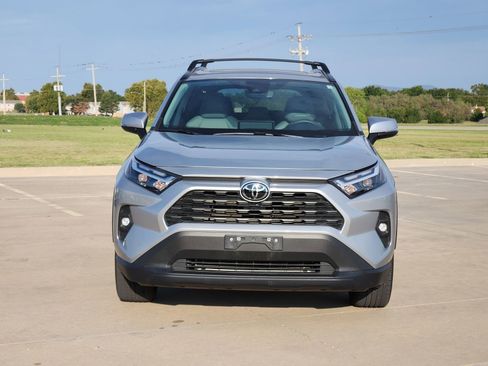 Used 2023 Toyota RAV4 XLE Premium image 6