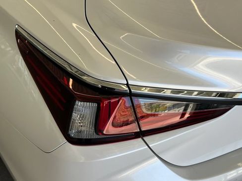 Used 2025 Lexus ES 350 w/ Premium Package FWD image 22