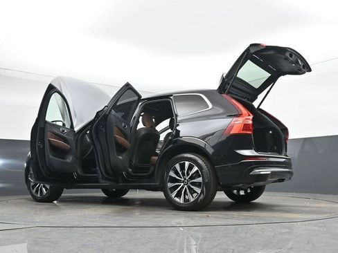 Used 2023 Volvo XC60 B5 Plus image 55