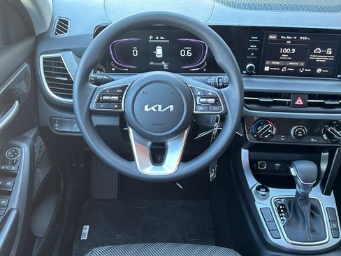 New 2026 Kia Seltos LX image 14