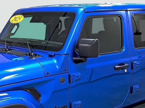 Used 2025 Jeep Wrangler Unlimited Sahara AWD/4WD image 8