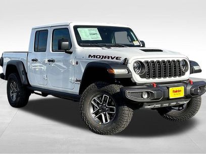 New 2025 Jeep Gladiator Mojave w/ Convenience Group