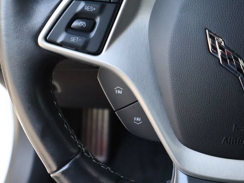 Used 2019 Chevrolet Corvette Stingray Coupe w/ 1LT RWD image 29