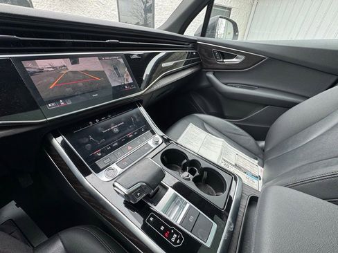 Used 2021 Audi Q7 3.0T Premium image 16