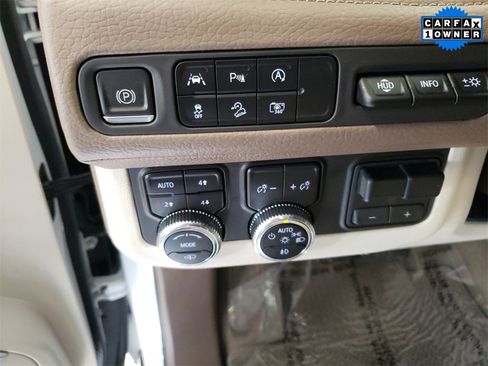 Used 2024 GMC Yukon XL Denali image 28