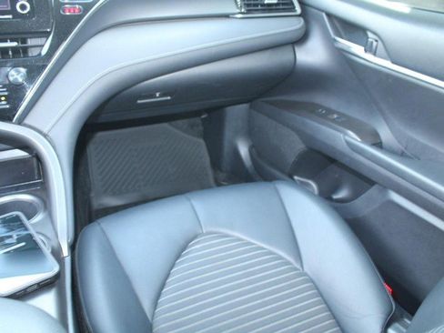 Certified 2021 Toyota Camry SE FWD image 14