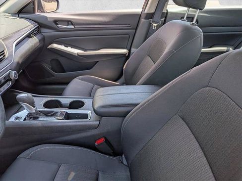 Used 2024 Nissan Altima 2.5 SR FWD image 12