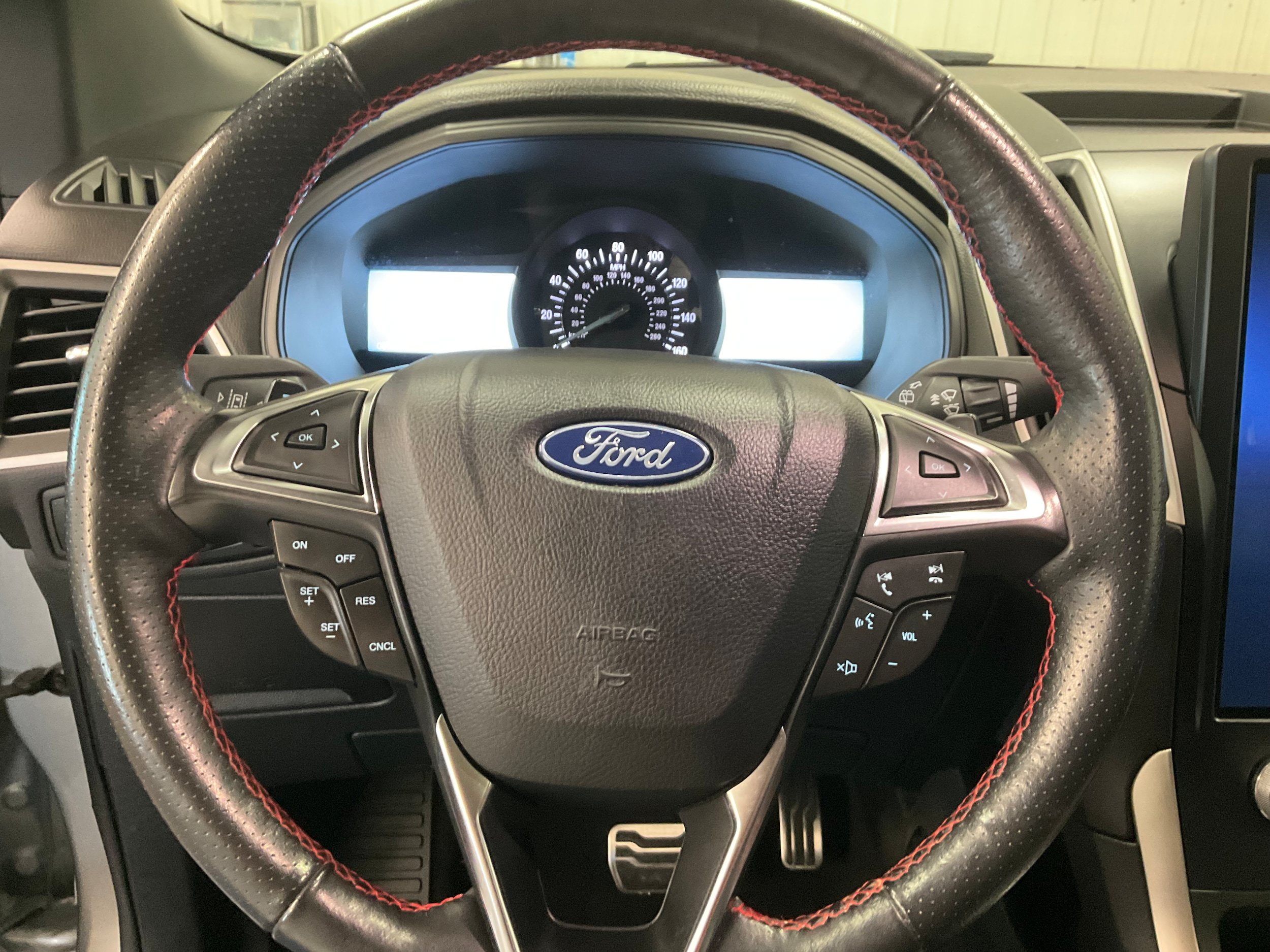 Used 2024 Ford Edge ST-Line w/ Class II Trailer Tow Package AWD/4WD image 13