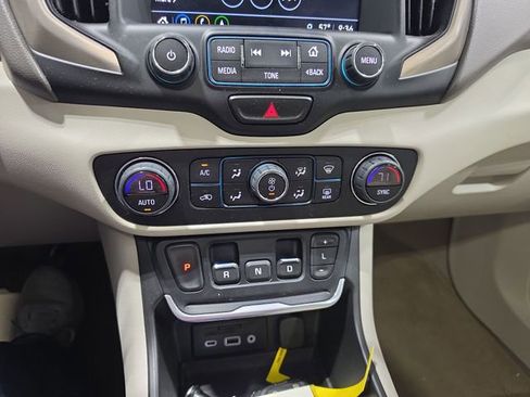 Used 2018 GMC Terrain Denali w/ Advanced Safety Package AWD/4WD image 9