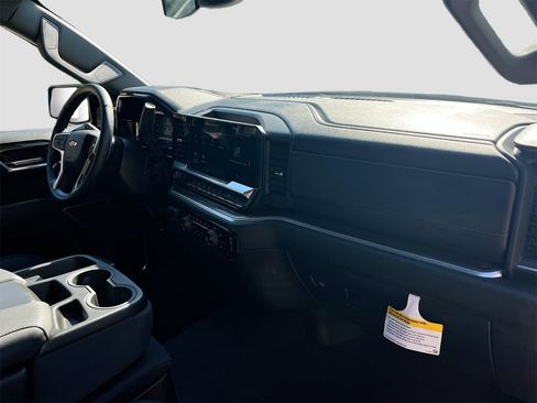 Used 2025 Chevrolet Silverado 1500 LT image 29