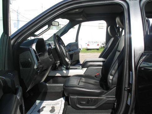 Used 2019 Ford F150 Lariat w/ Equipment Group 502A Luxury AWD/4WD image 17