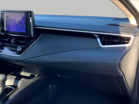 Used 2025 Toyota Corolla LE FWD image 18