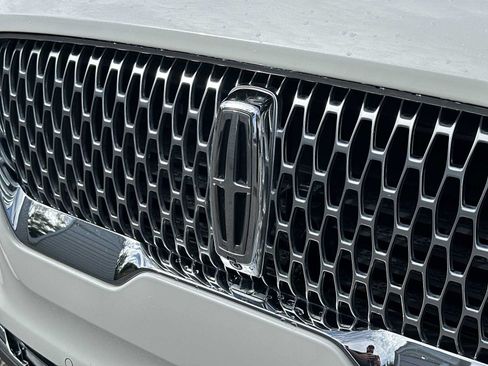 Used 2023 Lincoln Aviator Reserve w/ Equipment Group 201A RWD image 10