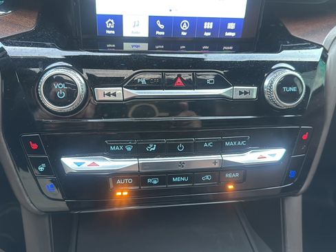 Used 2022 Ford Explorer King Ranch w/ Premium Technology Package image 43