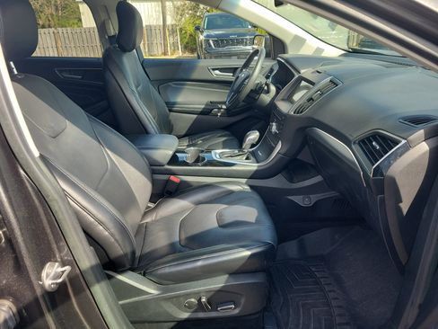 Used 2018 Ford Edge Titanium image 7