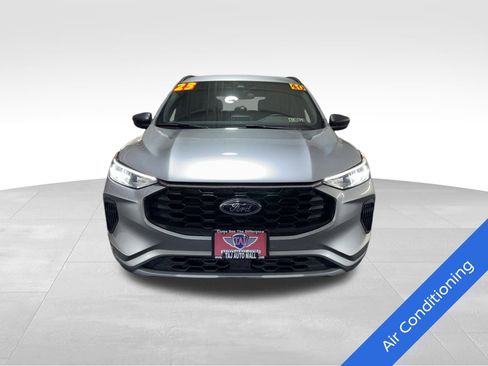 Used 2023 Ford Escape ST-Line image 2