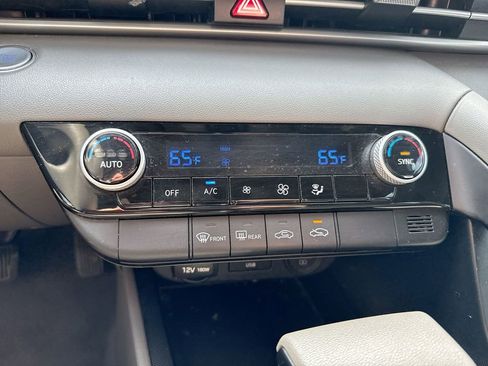 Used 2021 Hyundai Elantra SEL FWD image 16